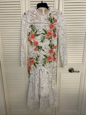 NWT!!! White Lace Long-Sleeve Dress with Coral Floral Embroidery